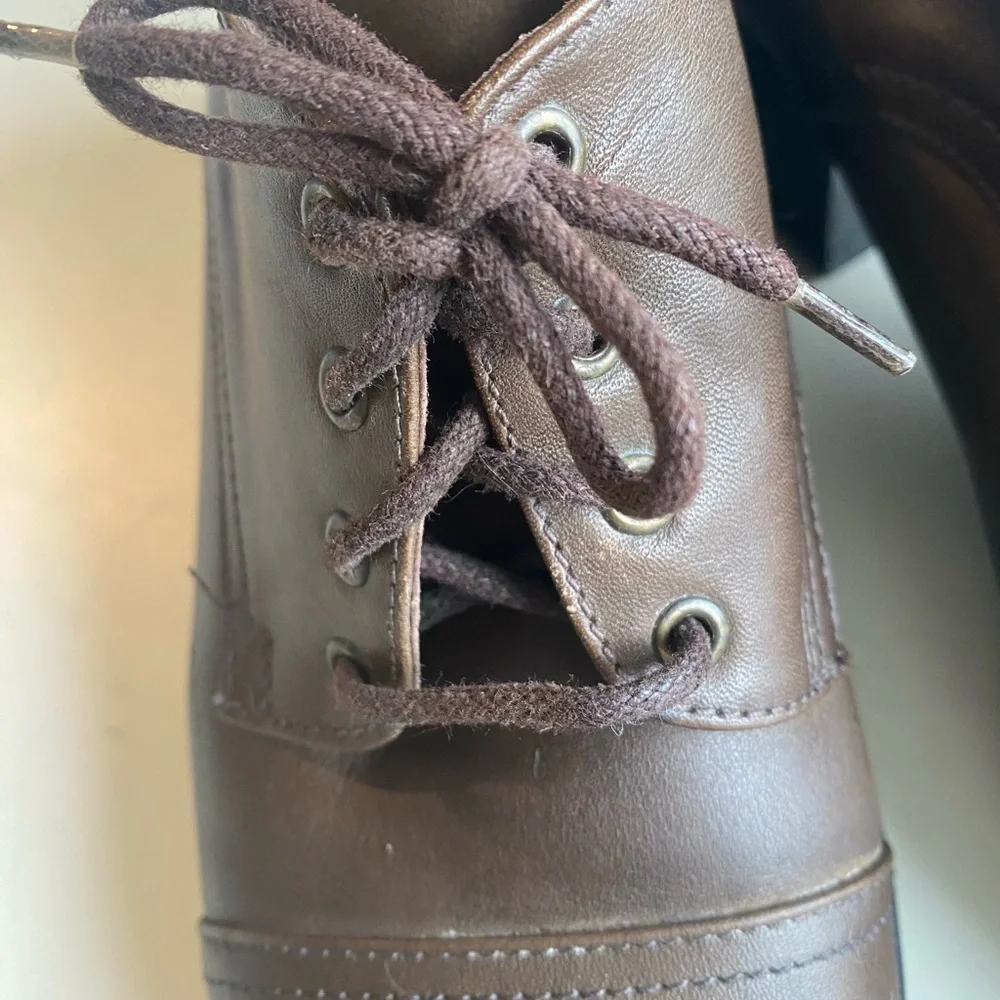 Naot lace up